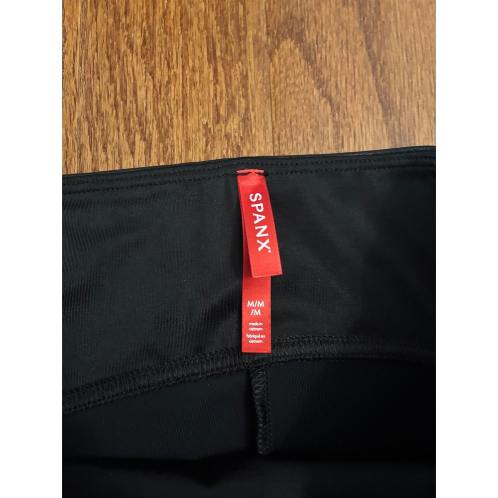 Spanx Foux Leather Leggings Size Medium - Picture 6 of 7